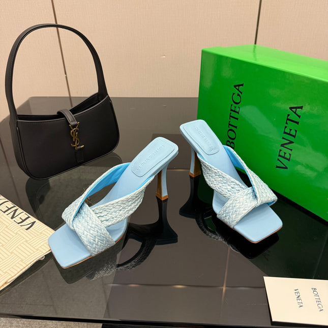 BOTTEGA VENETA 26S HEELED SANDALS 95 MM IN LIGHT BLUE CALFSKIN AND RAFFIA