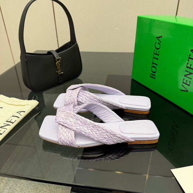 BOTTEGA VENETA 26S SANDALS IN LIGHT PURPLE CALFSKIN AND RAFFIA