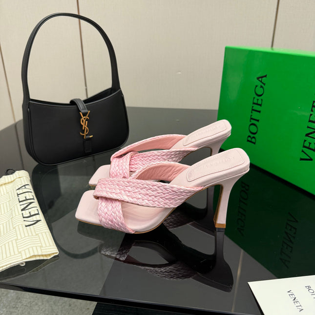 BOTTEGA VENETA 26S HEELED SANDALS 95 MM IN LIGHT PINK CALFSKIN AND RAFFIA