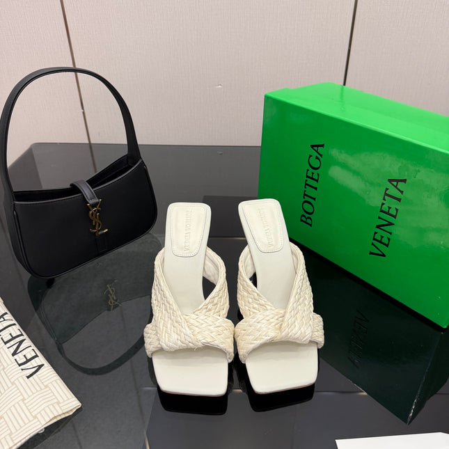 BOTTEGA VENETA 26S HEELED SANDALS 95 MM IN CREAM WHITE CALFSKIN AND RAFFIA
