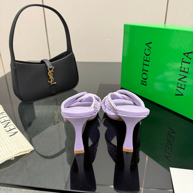 BOTTEGA VENETA 26S HEELED SANDALS 95 MM IN LIGHT PURPLE CALFSKIN AND RAFFIA