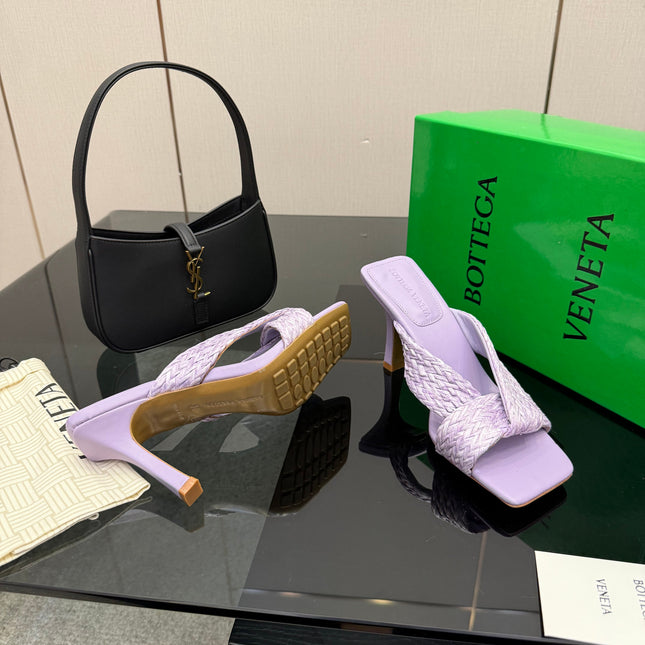 BOTTEGA VENETA 26S HEELED SANDALS 95 MM IN LIGHT PURPLE CALFSKIN AND RAFFIA