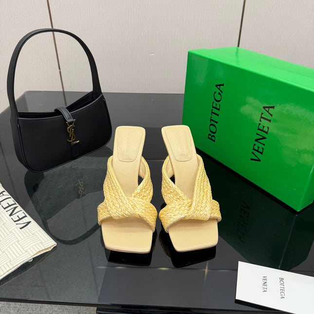BOTTEGA VENETA 26S HEELED SANDALS 95 MM IN LIGHT YELLOW CALFSKIN AND RAFFIA