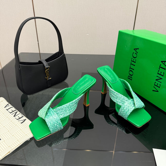 BOTTEGA VENETA 26S HEELED SANDALS 95 MM IN GREEN CALFSKIN AND RAFFIA