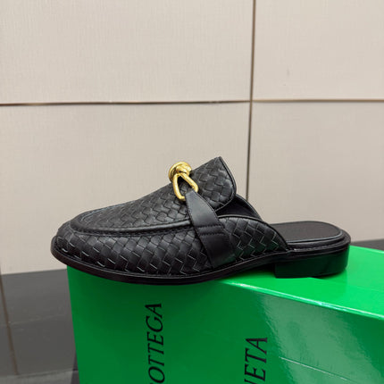 BOTTEGA VENETA 26S BACKLESS LOAFERS IN BLACK TECHNICAL WOVEN CALFSKIN