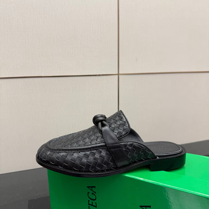BOTTEGA VENETA 26S BACKLESS LOAFERS IN BLACK TECHNICAL WOVEN CALFSKIN STYLE 2