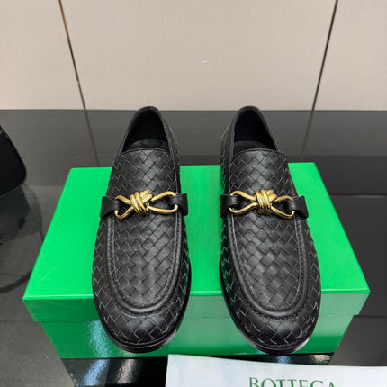 BOTTEGA VENETA 26S LOAFERS IN BLACK TECHNICAL WOVEN CALFSKIN STYLE 4