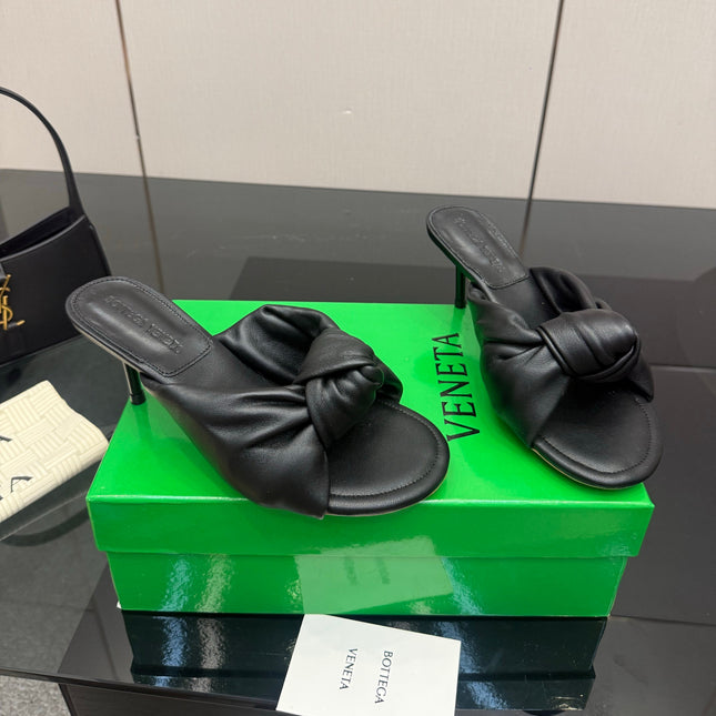 BOTTEGA VENETA 26S KNOT-STRAP HIGH-HEEL SANDALS IN BLACK LAMBSKIN