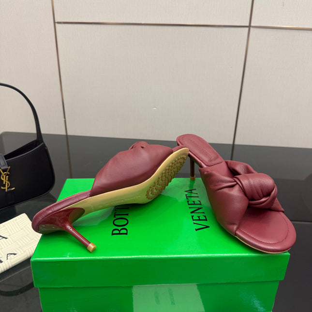 BOTTEGA VENETA 26S KNOT-STRAP HIGH-HEEL SANDALS IN DARK RED LAMBSKIN