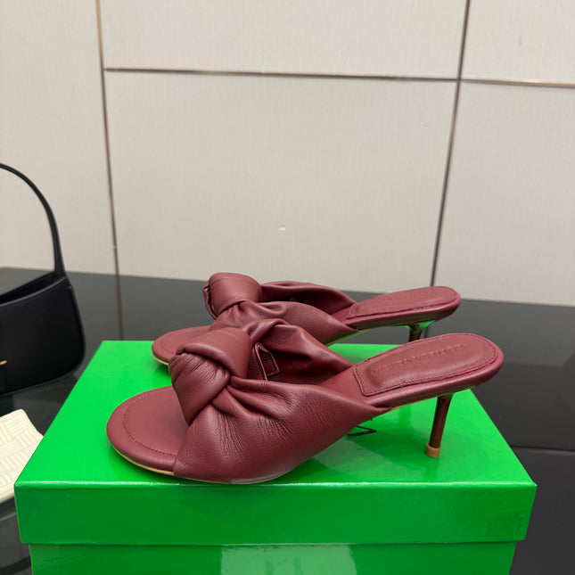 BOTTEGA VENETA 26S KNOT-STRAP HIGH-HEEL SANDALS IN DARK RED LAMBSKIN