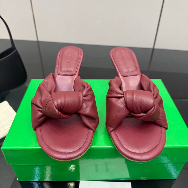 BOTTEGA VENETA 26S KNOT-STRAP HIGH-HEEL SANDALS IN DARK RED LAMBSKIN