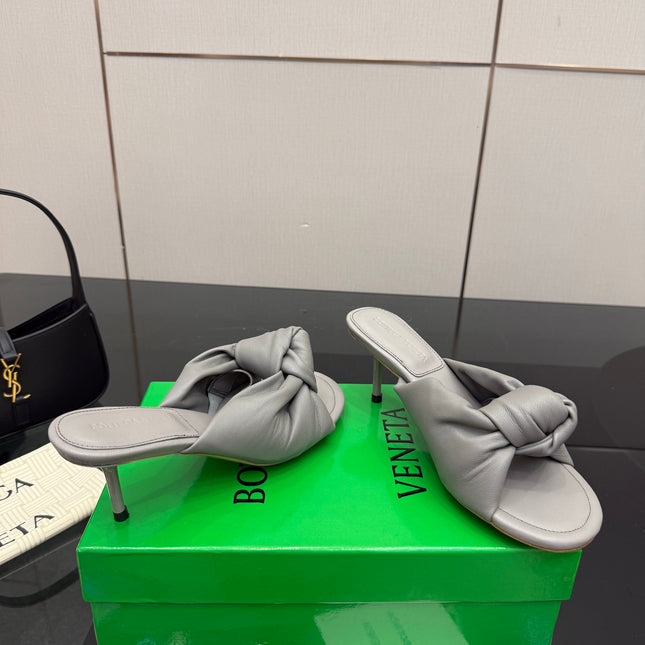 BOTTEGA VENETA 26S KNOT-STRAP HIGH-HEEL SANDALS IN DARK GREY LAMBSKIN