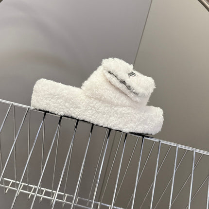 BALENCIAGA 25S SLIPPERS IN WHITE FAUX SHEARLING