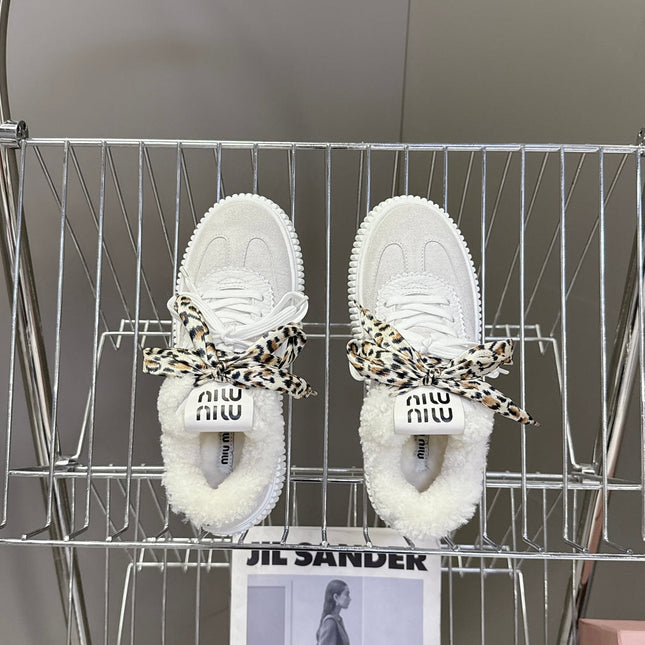 MIUMIU 25S SNEAKERS 45MM IN WHITE SUEDE WITH LEOPARD-PRINT LACES SHEARLING