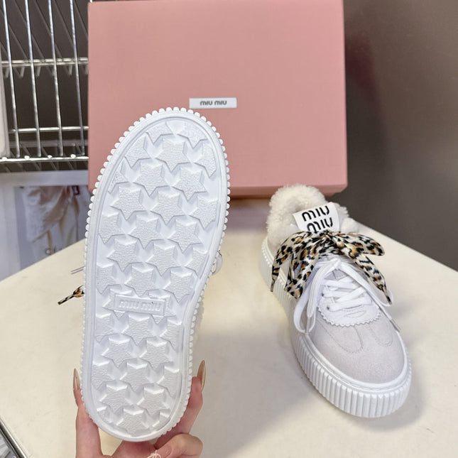 MIUMIU 25S SNEAKERS 45MM IN WHITE SUEDE WITH LEOPARD-PRINT LACES SHEARLING
