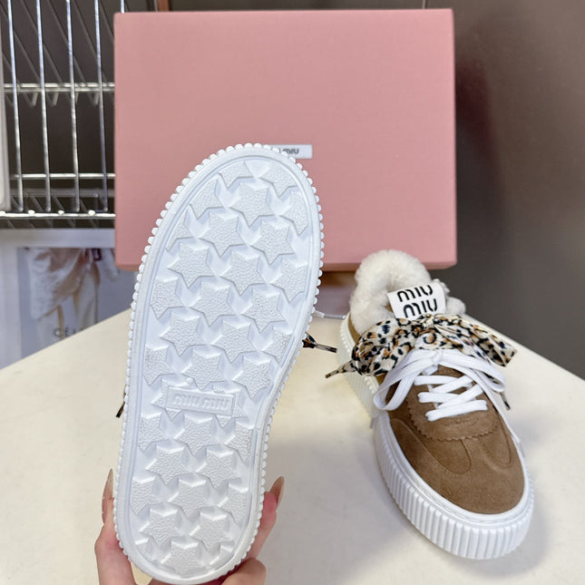 MIUMIU 25S SNEAKERS 45MM IN EARTH BROWN SUEDE WITH LEOPARD-PRINT LACES SHEARLING
