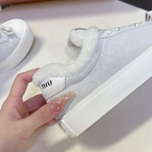 MIUMIU 25S SNEAKERS IN WHITE SUEDE WITH SHEARLING