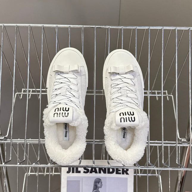 MIUMIU 25S SNEAKERS IN WHITE SUEDE WITH SHEARLING