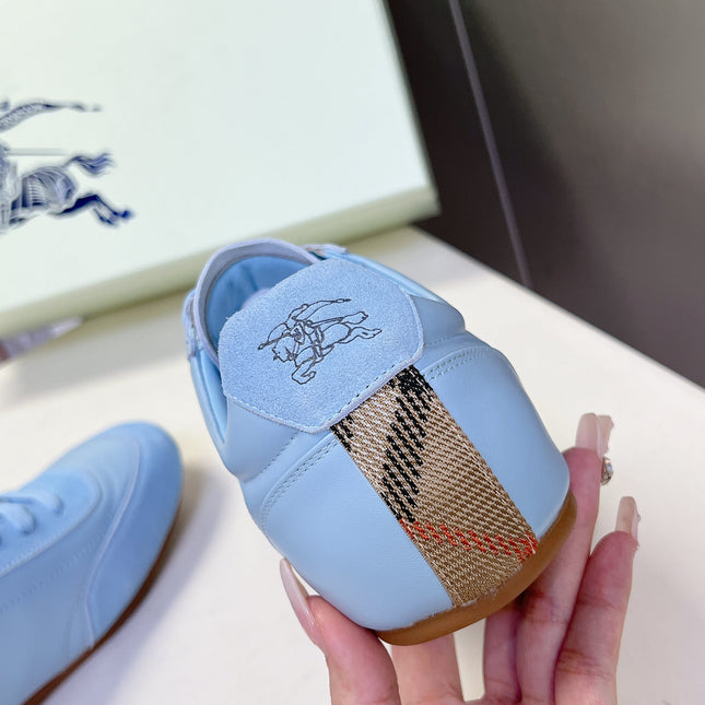 BURBERRY 26S LOW TOP SNEAKERS IN BLUE CALFSKIN AND SUEDE