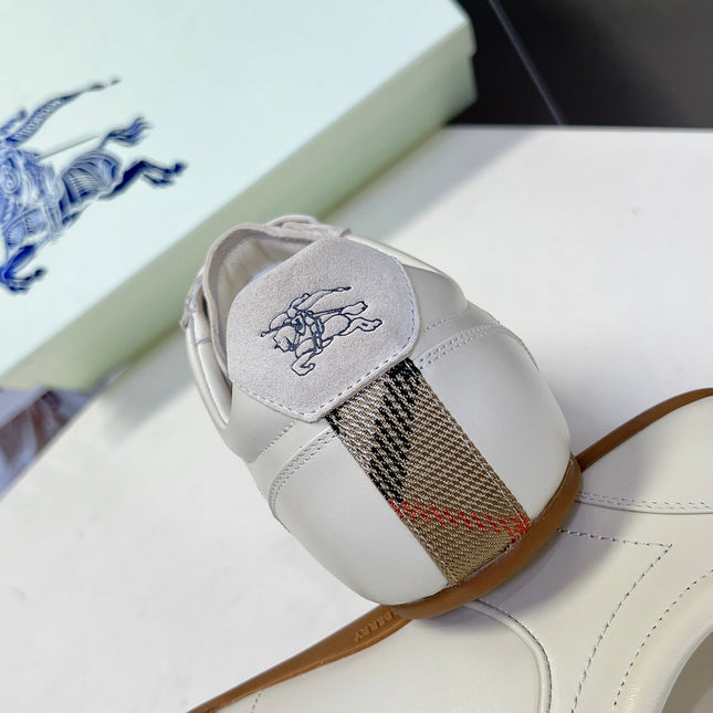 BURBERRY 26S LOW TOP SNEAKERS IN IVORY WHITE CALFSKIN AND SUEDE