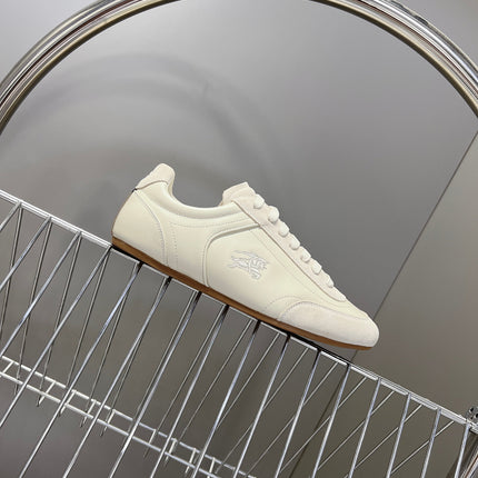 BURBERRY 26S LOW TOP SNEAKERS IN IVORY WHITE CALFSKIN AND SUEDE