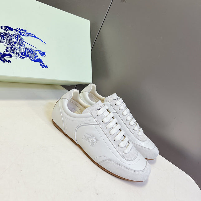 BURBERRY 26S LOW TOP SNEAKERS IN CREAM WHITE CALFSKIN AND SUEDE