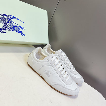 BURBERRY 26S LOW TOP SNEAKERS IN CREAM WHITE CALFSKIN AND SUEDE