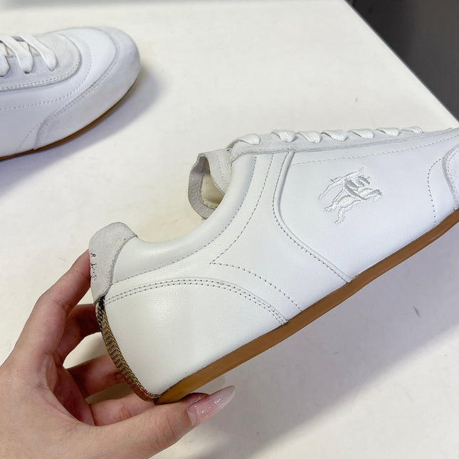 BURBERRY 26S LOW TOP SNEAKERS IN CREAM WHITE CALFSKIN AND SUEDE