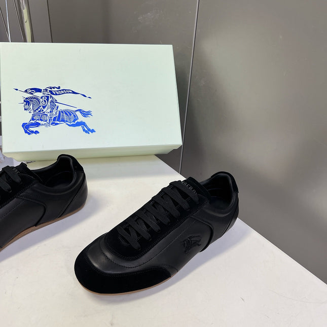 BURBERRY 26S LOW TOP SNEAKERS IN BLACK CALFSKIN AND SUEDE