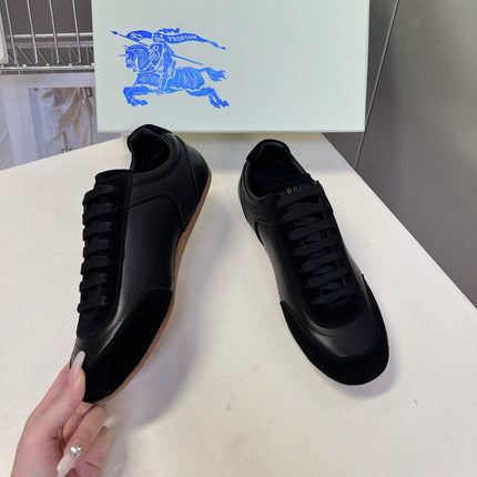BURBERRY 26S LOW TOP SNEAKERS IN BLACK CALFSKIN AND SUEDE