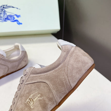 BURBERRY 26S LOW TOP SNEAKERS IN TAUPE BEIGE SUEDE