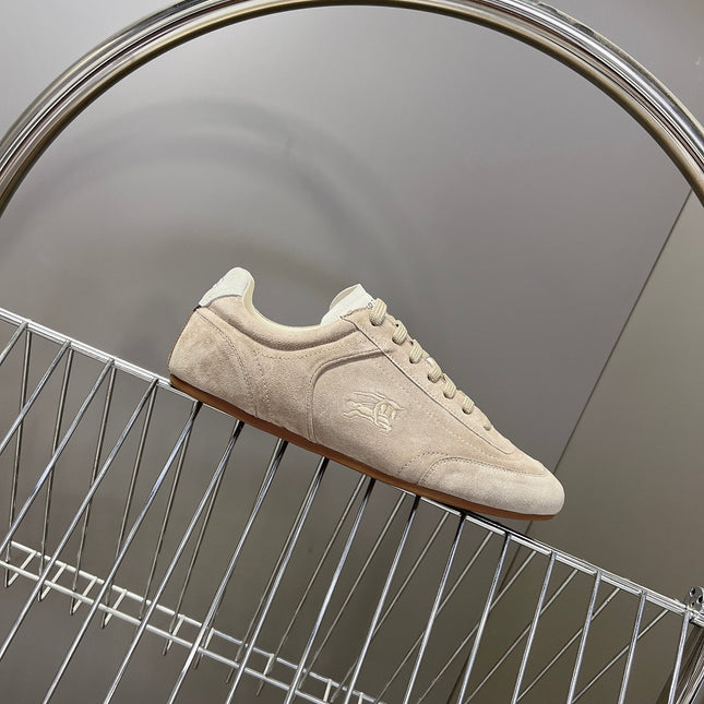 BURBERRY 26S LOW TOP SNEAKERS IN TAUPE BEIGE SUEDE