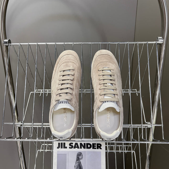 BURBERRY 26S LOW TOP SNEAKERS IN TAUPE BEIGE SUEDE