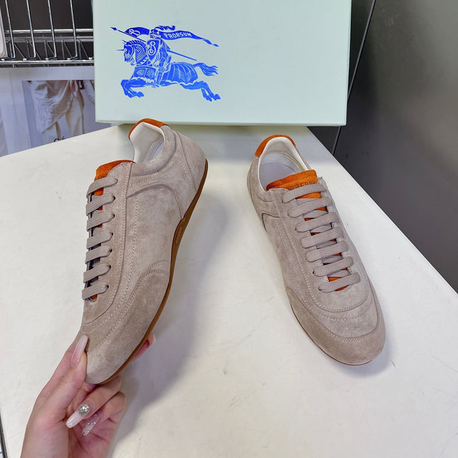 BURBERRY 26S LOW TOP SNEAKERS IN BEIGE AND ORANGE SUEDE