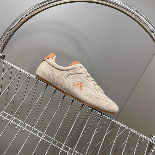 BURBERRY 26S LOW TOP SNEAKERS IN BEIGE AND ORANGE SUEDE
