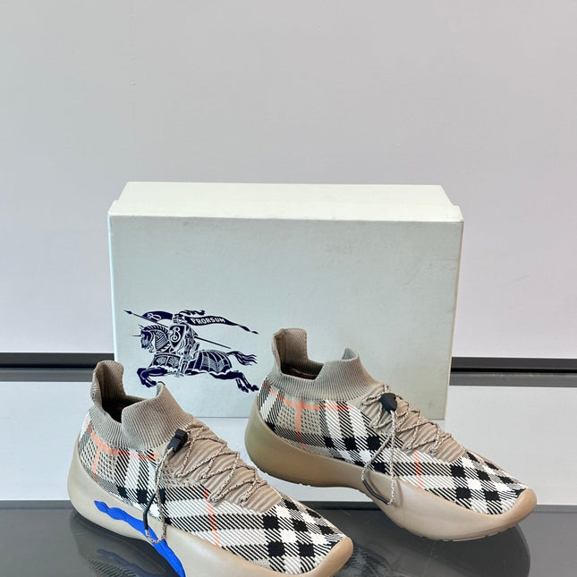 BURBERRY 26S CHECK KNIT SOCK SNEAKERS IN ARCHIVE BEIGE FABRIC