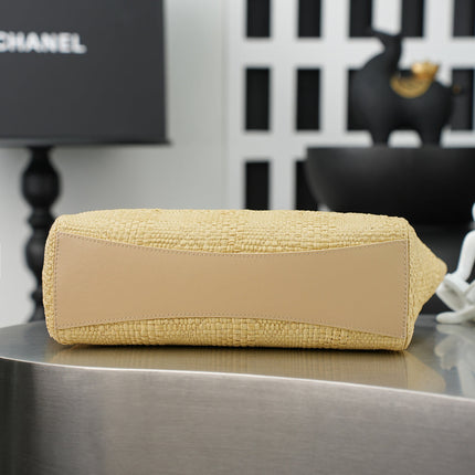 CHANEL 25S SHOULDER BAG 32 IN NATURAL RAFFIA AND CALFSKIN GOLD HARDWARE