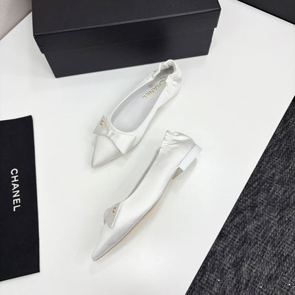 CC BALLET FLATS 25S IN WHITE SATIN WITH BOW