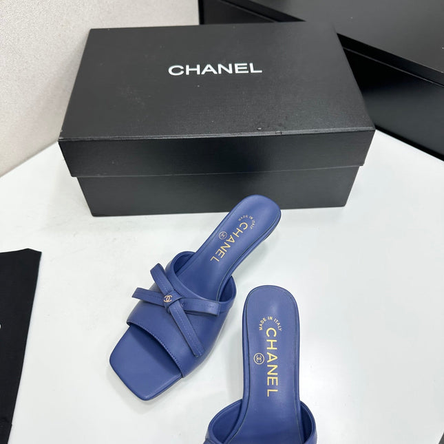 CHANEL 26S HIGH HEEL MULE SANDALS 50 MM IN BLUE LAMBSKIN WITH BOW DETAIL