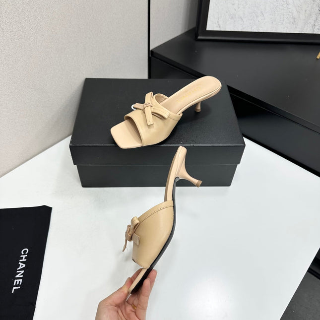 CHANEL 26S HIGH HEEL MULE SANDALS 50 MM IN BEIGE LAMBSKIN WITH BOW DETAIL