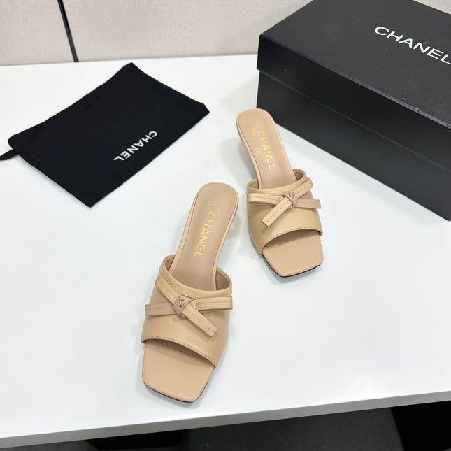 CHANEL 26S HIGH HEEL MULE SANDALS 50 MM IN BEIGE LAMBSKIN WITH BOW DETAIL