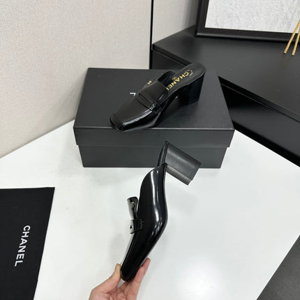 CHANEL 26S MULE PUMPS IN BLACK PATENT CALFSKIN