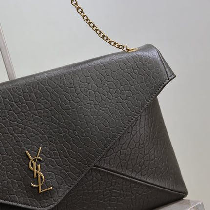 YSL 25S CASSANDRE ENVELOPE MESSENGER 35 IN LIGHT MUSK LAMBSKIN GOLD HARDWARE