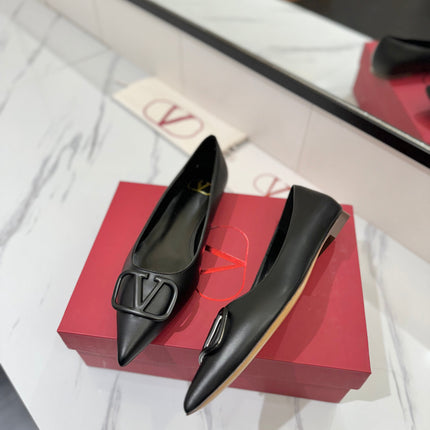 VALENTINO 26S BALLET FLATS IN BLACK SMOOTH CALFSKIN