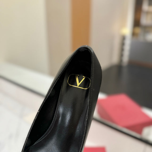 VALENTINO 26S BALLET FLATS IN BLACK SMOOTH CALFSKIN WITH GOLD HARDWARE