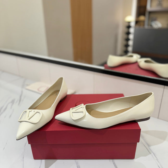 VALENTINO 26S BALLET FLATS IN WHITE PATENT CALFSKIN
