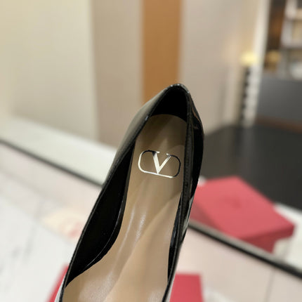 VALENTINO 26S BALLET FLATS IN BLACK PATENT CALFSKIN