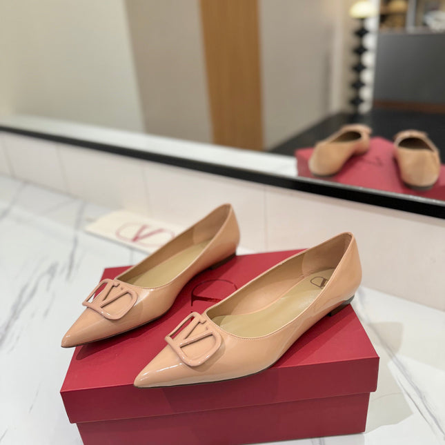 VALENTINO 26S BALLET FLATS IN NUDE PATENT CALFSKIN