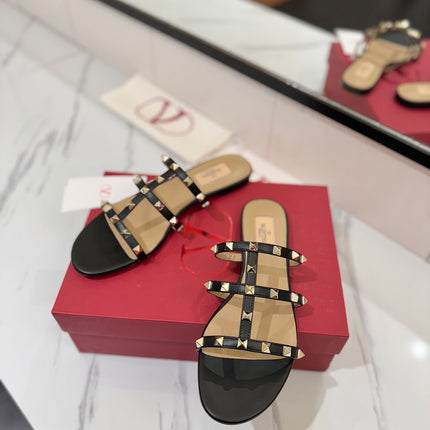 VALENTINO 26S SANDALS IN BLACK CALFSKIN WITH GOLD STUDS
