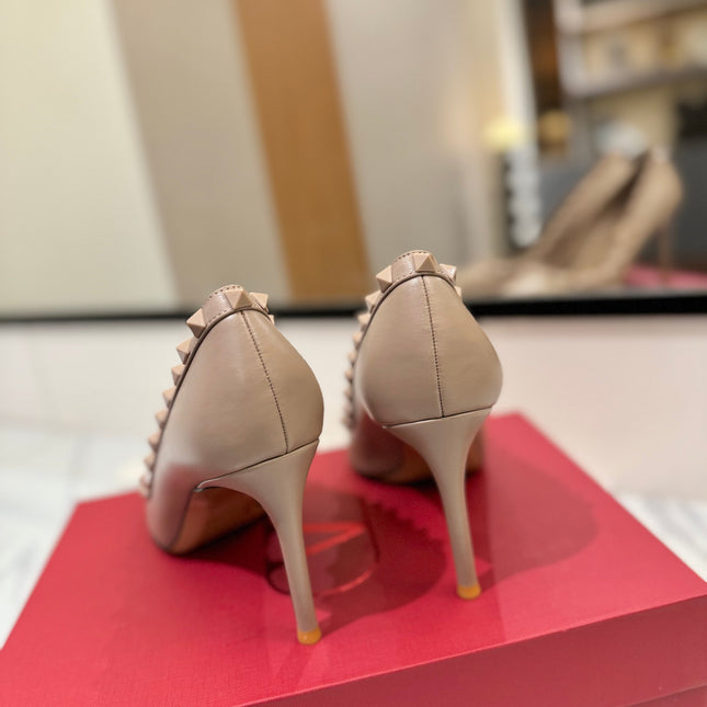 VALENTINO 26S STUDDED HIGH HEELS 90 MM IN MATTE NUDE CALFSKIN